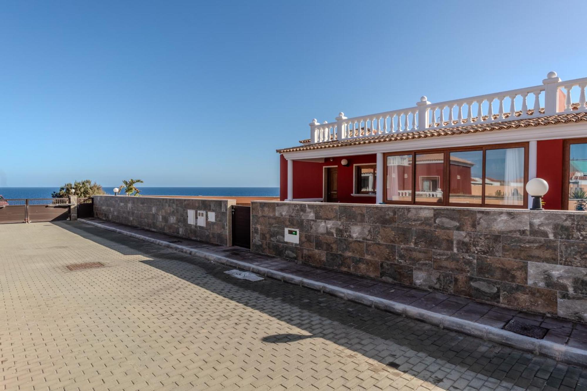 Villa Oceana - Cliffside Retreat Costa De Antigua Bagian luar foto